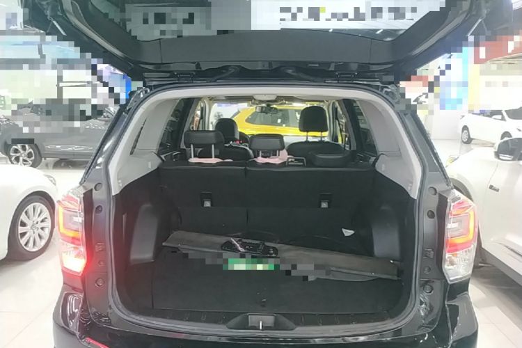 Used Subaru Forester 2016 2.0i Luxury Navigation Edition Trunk