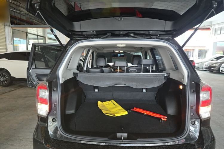 Used Subaru Forester 2016 2.0i Fashion Navigation Edition Trunk
