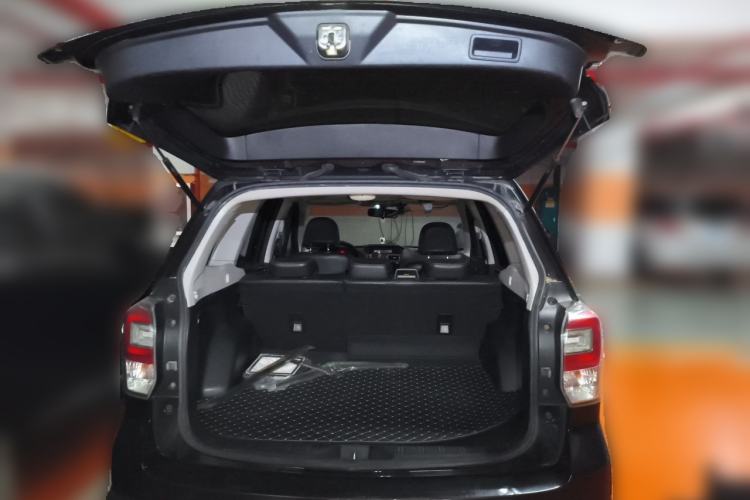 Used Subaru Forester 2016 2.0i Luxury Navigation Edition Trunk