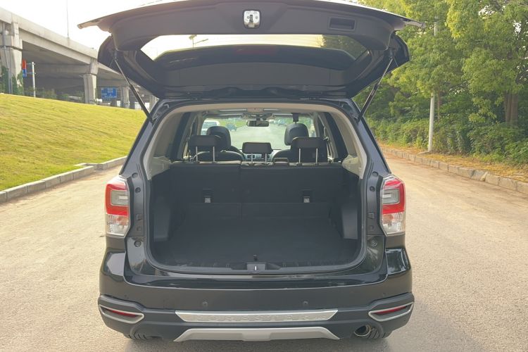 Used Subaru Forester 2016 2.0i Fashion Navigation Edition Trunk