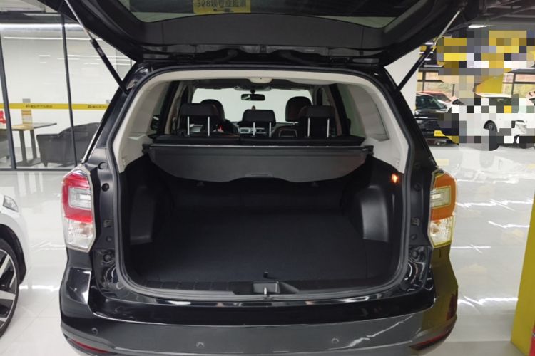 Used Subaru Forester 2016 2.0i Luxury Navigation Edition Trunk