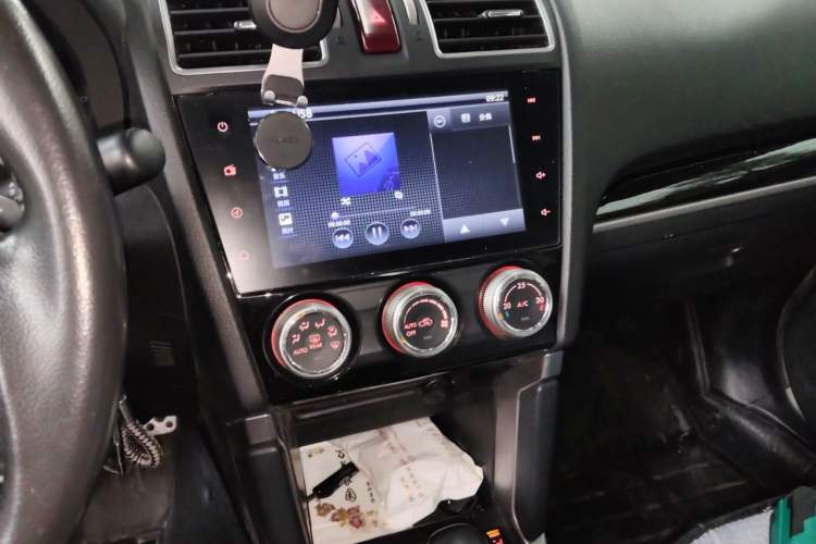Used Subaru Forester 2016 2.0i Fashion Navigation Edition Audio And AC Panel