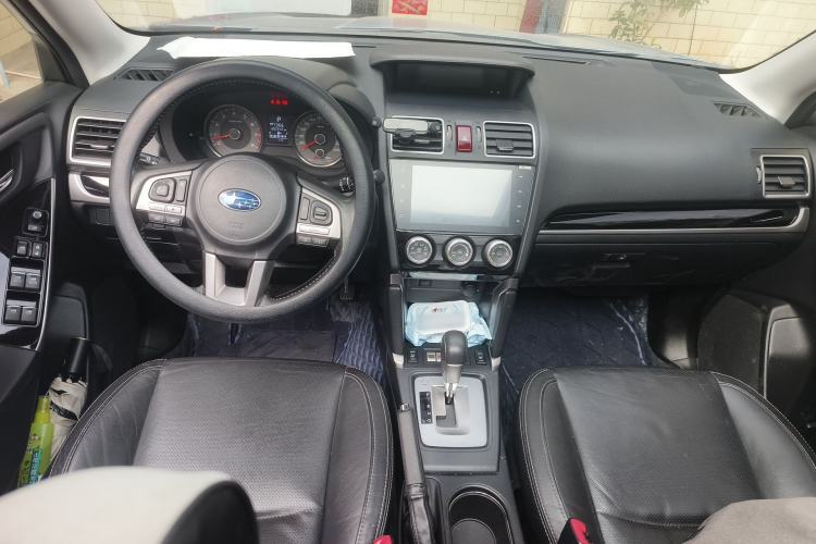 Used Subaru Forester 2016 2.0i Luxury Navigation Edition Center Console