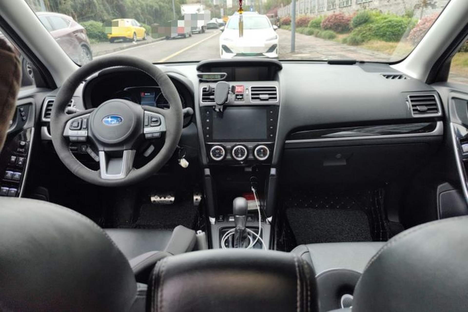 Used Subaru Forester 2016 2.5i Luxury Navigation Edition Center Console