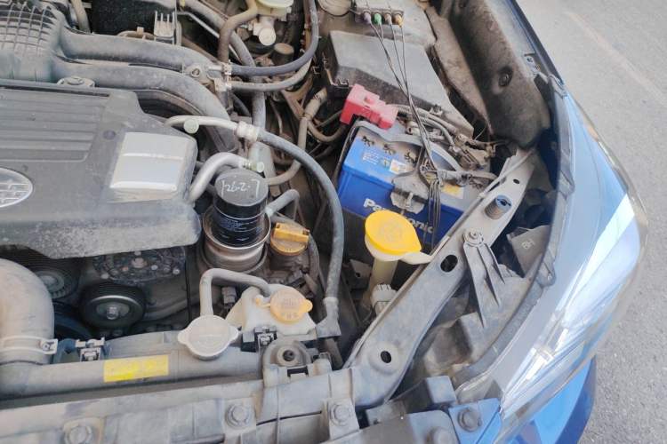 Used Subaru Forester 2016 2.0i Fashion Navigation Edition Engine Bay Left