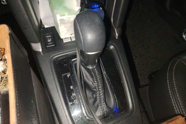 Used Subaru Forester 2016 2.0i Luxury Navigation Edition Gear Lever