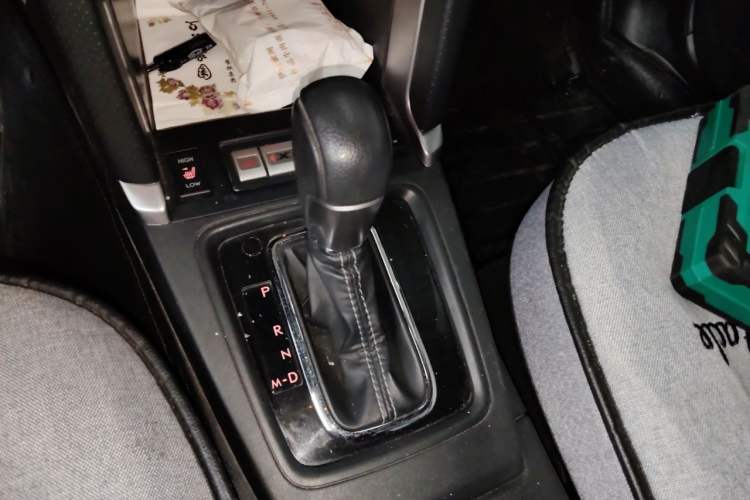 Used Subaru Forester 2016 2.0i Fashion Navigation Edition Gear Lever