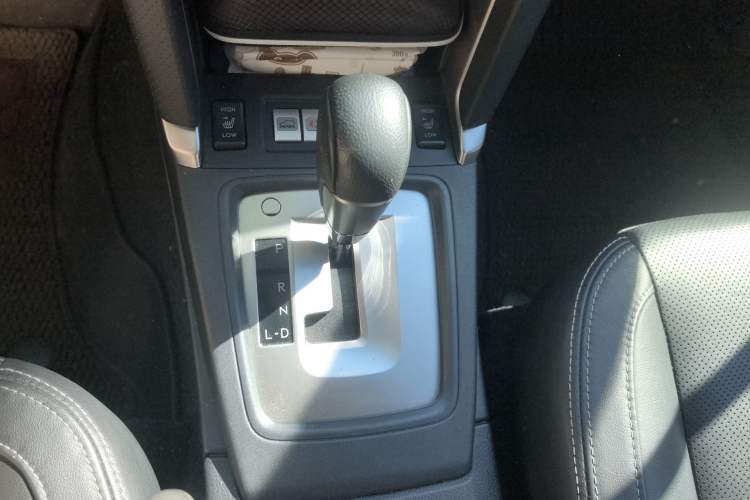 Used Subaru Forester 2016 2.0i Luxury Navigation Edition Gear Lever
