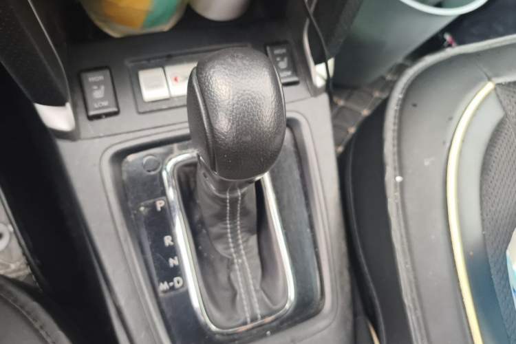 Used Subaru Forester 2016 2.0i Fashion Navigation Edition Gear Lever