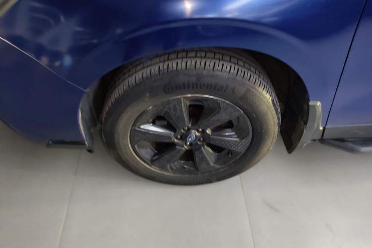 Used Subaru Forester 2016 2.5i Luxury Navigation Edition Left Front Wheel Hub