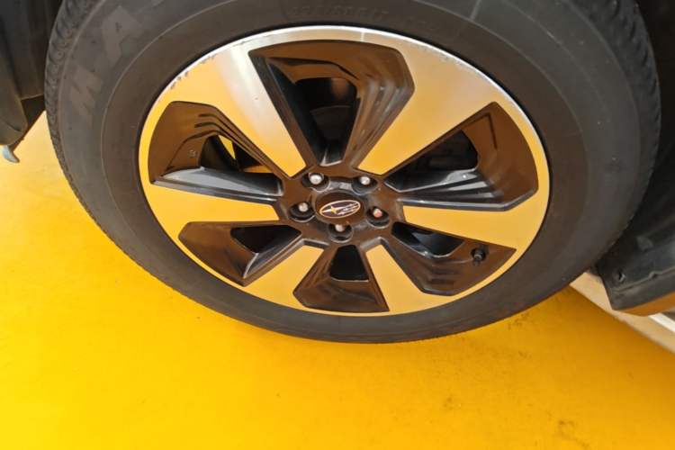 Used Subaru Forester 2016 2.0i Luxury Navigation Edition Left Front Wheel Hub