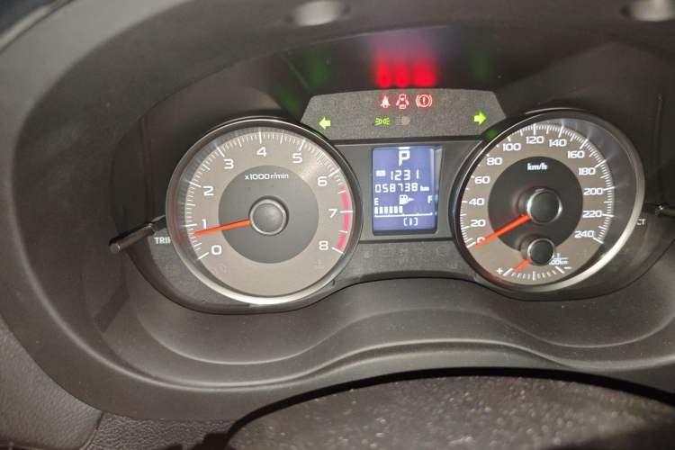 Used Subaru Forester 2016 2.0i Luxury Navigation Edition Odometer Close Up