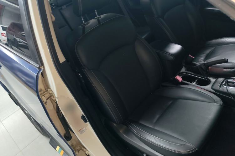 Used Subaru Forester 2016 2.5i Luxury Navigation Edition Right Front Seat