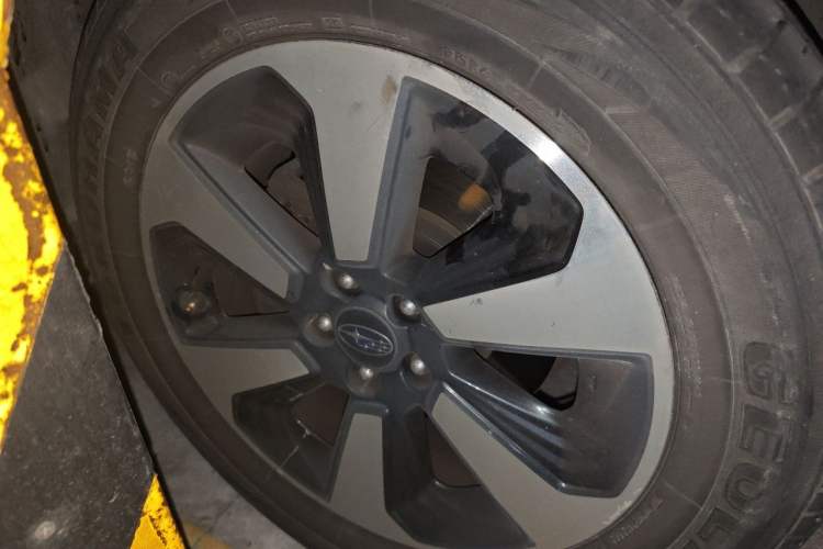 Used Subaru Forester 2016 2.0i Luxury Navigation Edition Right Front Wheel Hub