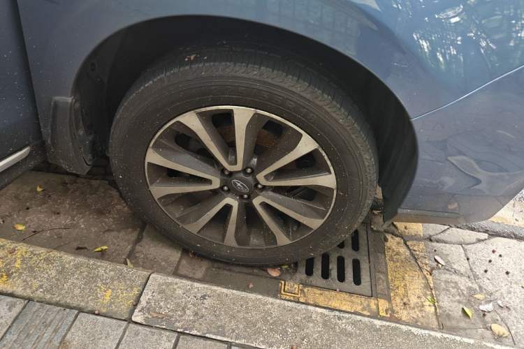 Used Subaru Forester 2016 2.0i Fashion Navigation Edition Right Front Wheel Hub