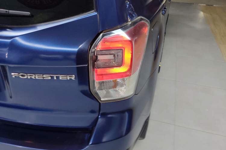 Used Subaru Forester 2016 2.5i Luxury Navigation Edition Right Rear Taillight