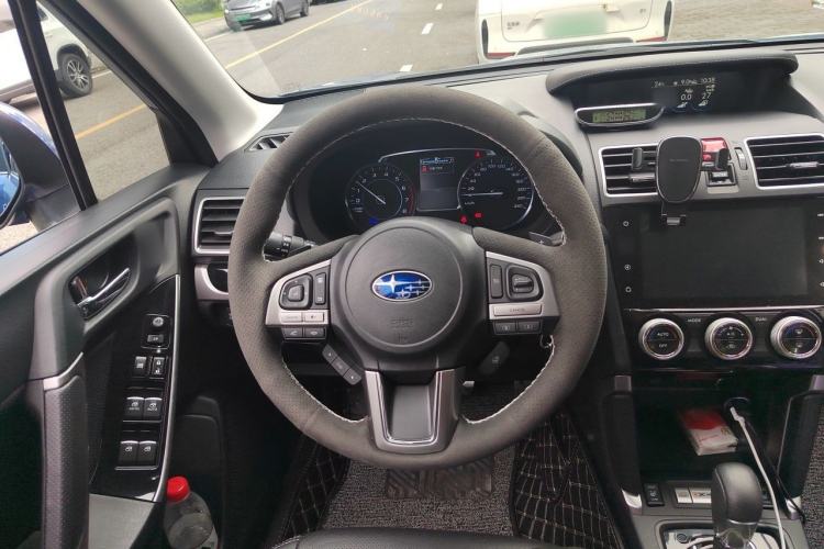 Used Subaru Forester 2016 2.5i Luxury Navigation Edition Steering Wheel