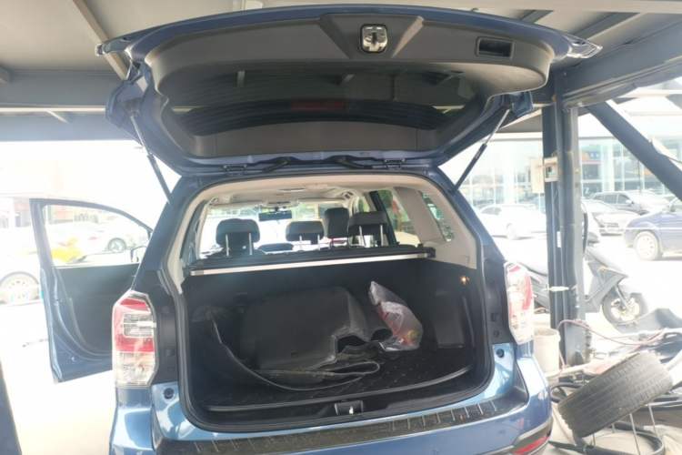 Used Subaru Forester 2016 2.0i Fashion Navigation Edition Trunk