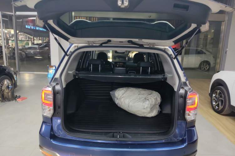 Used Subaru Forester 2016 2.5i Luxury Navigation Edition Trunk