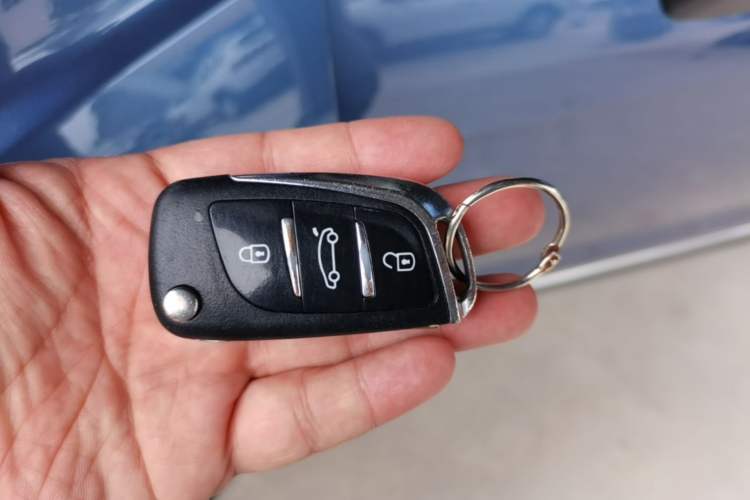 Used Subaru Forester 2016 2.0i Fashion Navigation Edition Vehicle Key