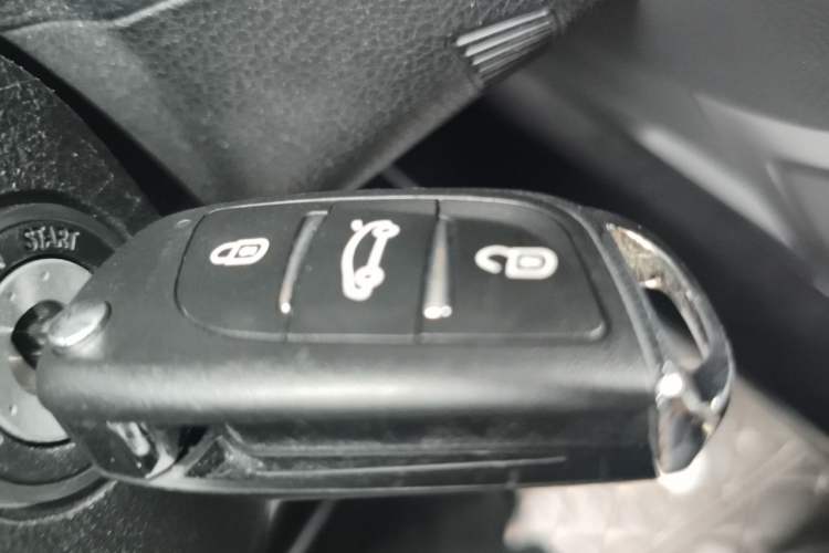 Used Subaru Forester 2016 2.0i Fashion Navigation Edition Vehicle Key