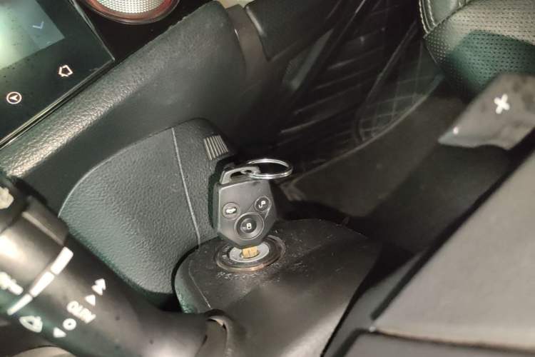 Used Subaru Forester 2016 2.0i Fashion Navigation Edition Vehicle Key