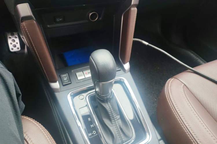Used Subaru Forester 2016 2.5i Prestige Navigation Edition Gear Lever