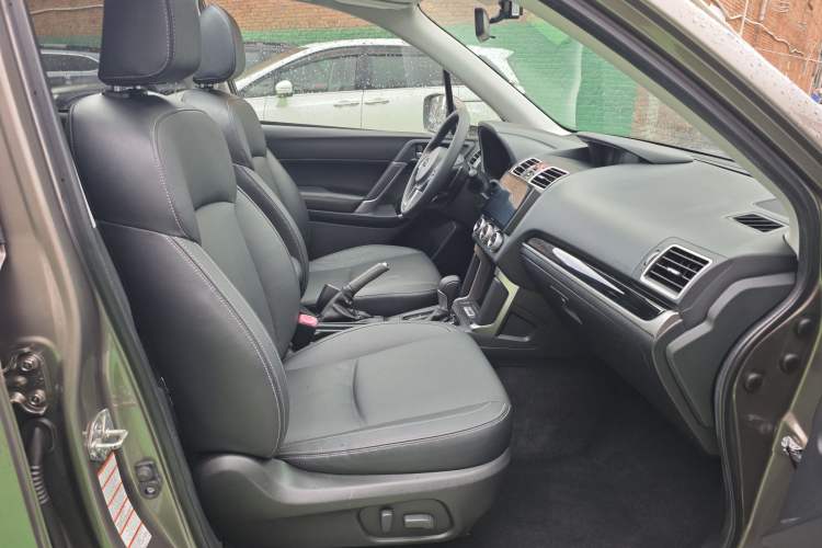 Used Subaru Forester 2016 2.5i Prestige Navigation Edition Interior 2