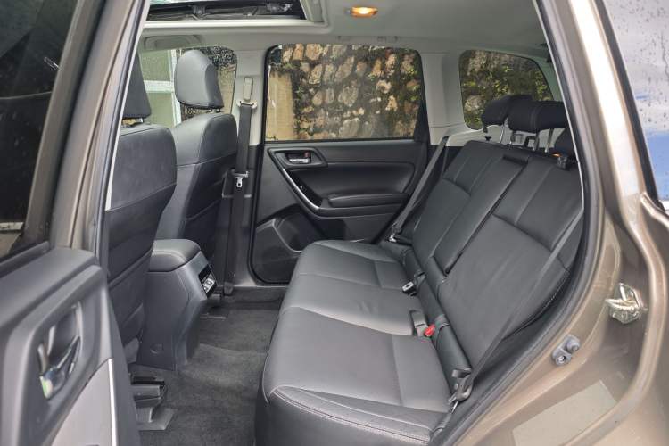 Used Subaru Forester 2016 2.5i Prestige Navigation Edition Interior 4