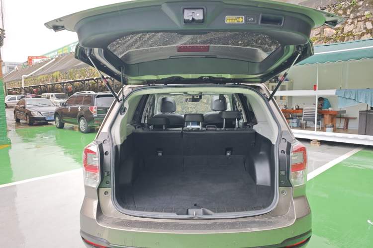 Used Subaru Forester 2016 2.5i Prestige Navigation Edition Trunk