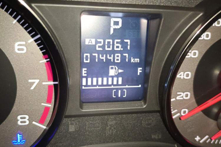 Used Subaru Forester 2016 2.0i Fashion Navigation Edition Odometer Close Up