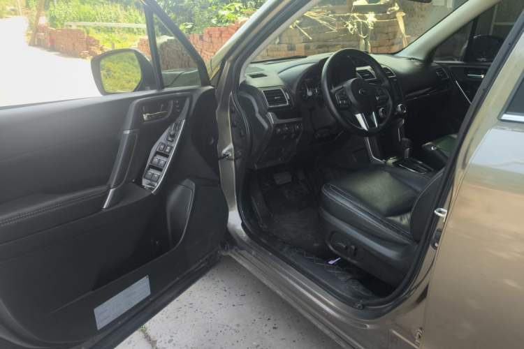 Used Subaru Forester 2016 2.5i Luxury Navigation Edition Driver Seat