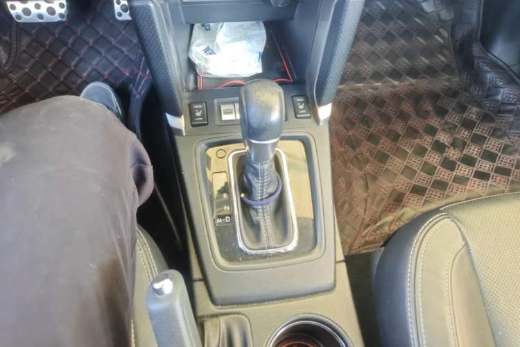 Used Subaru Forester 2016 2.0i Fashion Navigation Edition Gear Lever