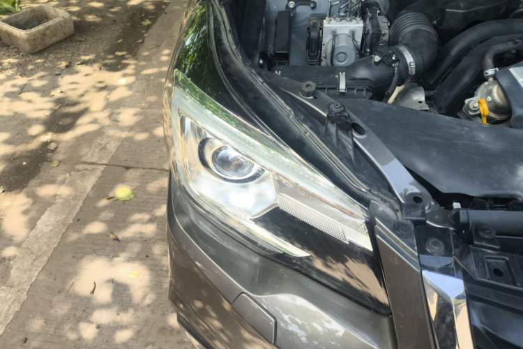 Used Subaru Forester 2016 2.5i Luxury Navigation Edition Right Front Headlight