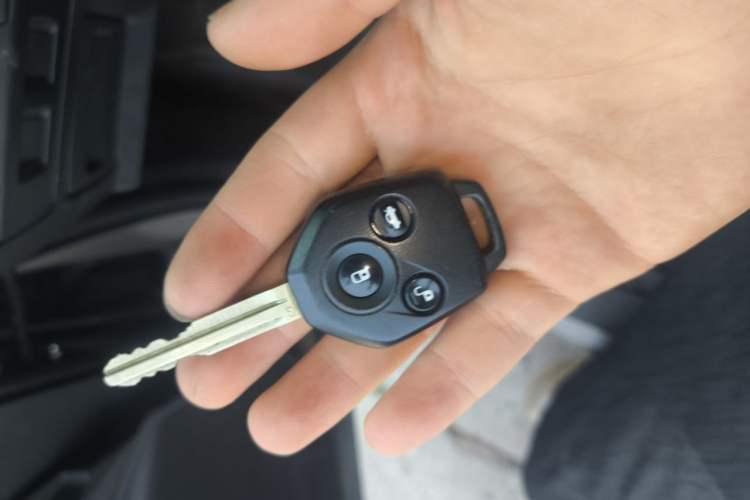 Used Subaru Forester 2016 2.5i Luxury Navigation Edition Vehicle Key