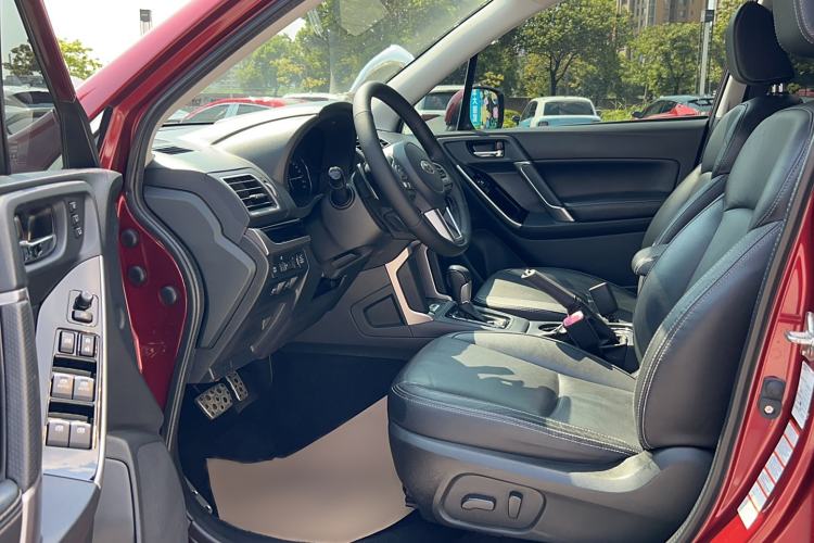 Used Subaru Forester 2016 2.5i Prestige Navigation Edition Interior 2