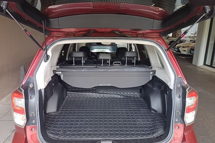 Used Subaru Forester 2016 2.5i Prestige Navigation Edition Trunk