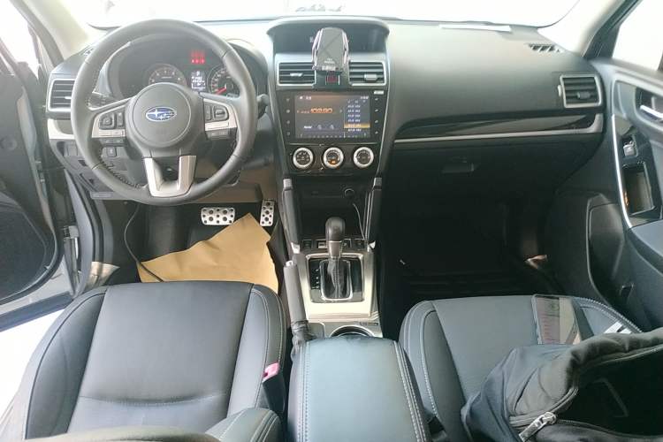 Used Subaru Forester 2016 2.0i Fashion Navigation Edition Audio And AC Panel