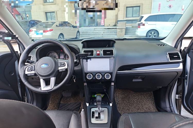 Used Subaru Forester 2016 2.0i Luxury Navigation Edition Center Console