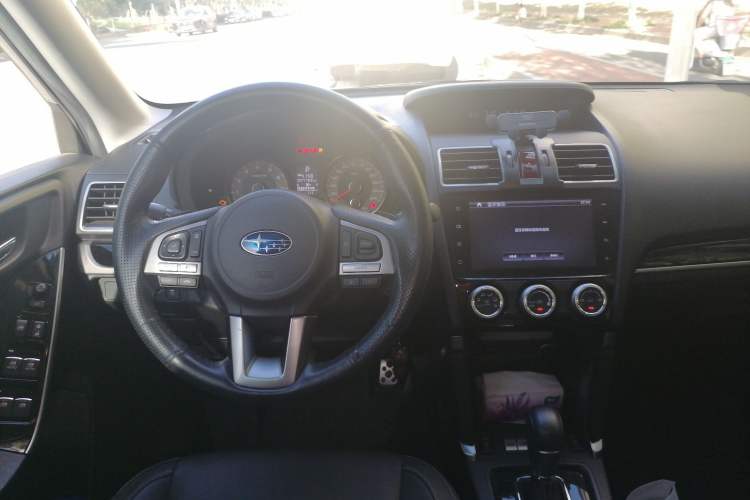 Used Subaru Forester 2016 2.0i Fashion Navigation Edition Center Console