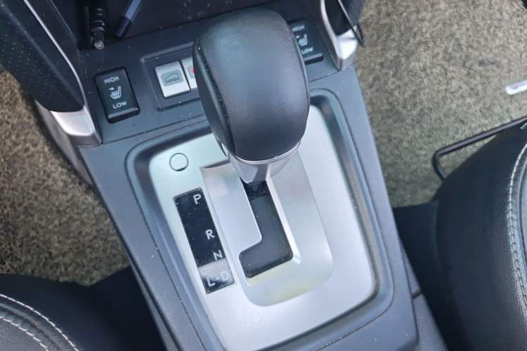 Used Subaru Forester 2016 2.0i Luxury Navigation Edition Gear Lever