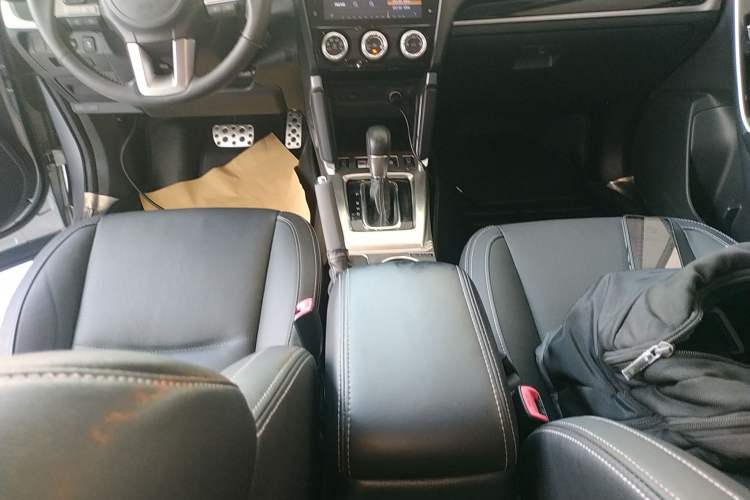 Used Subaru Forester 2016 2.0i Fashion Navigation Edition Gear Lever
