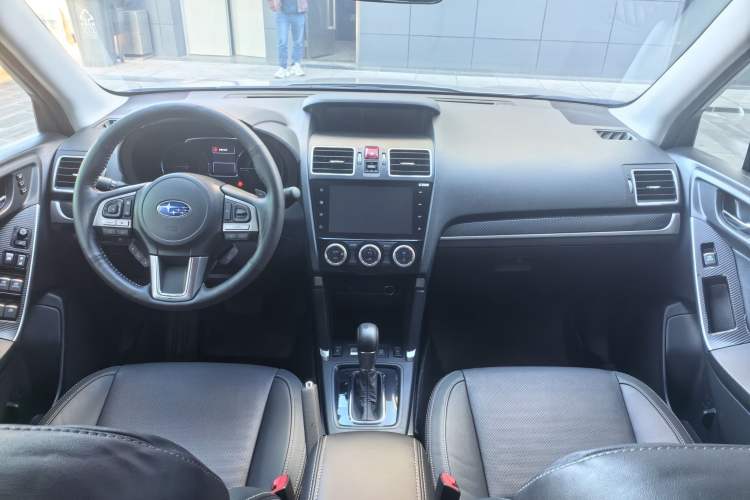 Used Subaru Forester 2016 2.5i Luxury Navigation Edition Interior 1