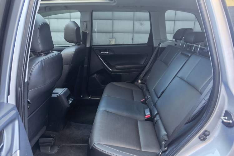 Used Subaru Forester 2016 2.5i Luxury Navigation Edition Interior 3