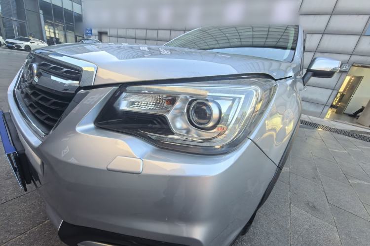 Used Subaru Forester 2016 2.5i Luxury Navigation Edition Interior 6