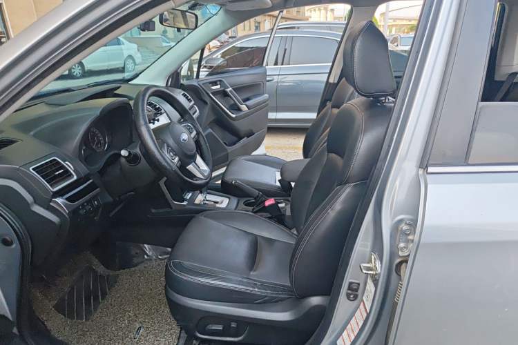 Used Subaru Forester 2016 2.0i Luxury Navigation Edition Left Front Seat
