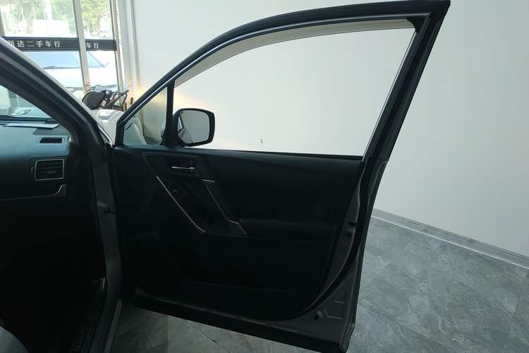 Used Subaru Forester 2016 2.0i Fashion Navigation Edition Right Front Door Interior