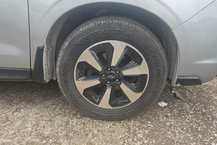 Used Subaru Forester 2016 2.5i Luxury Navigation Edition Right Front Wheel Hub