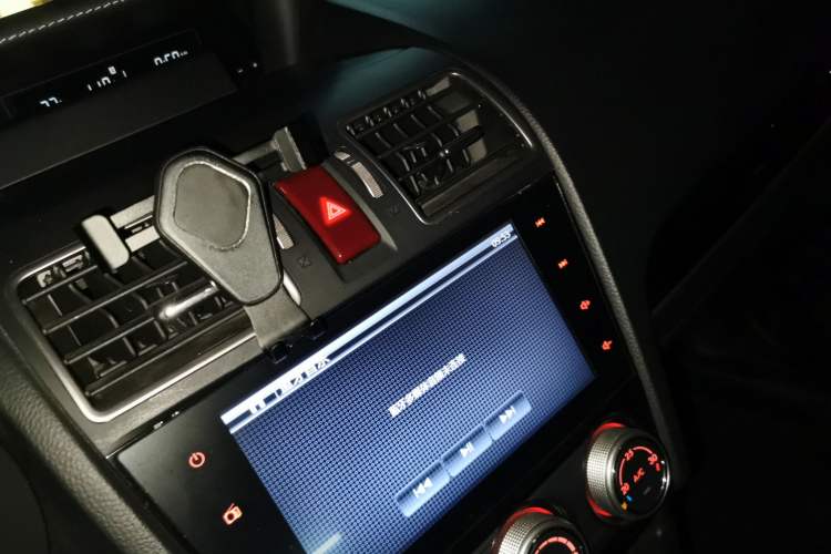 Used Subaru Forester 2016 2.0i Fashion Navigation Edition Audio And AC Panel