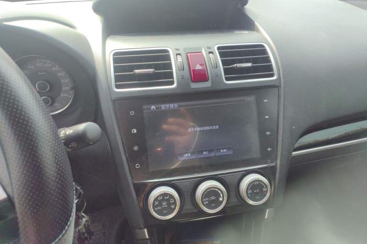 Used Subaru Forester 2016 2.0i Fashion Navigation Edition Audio And AC Panel